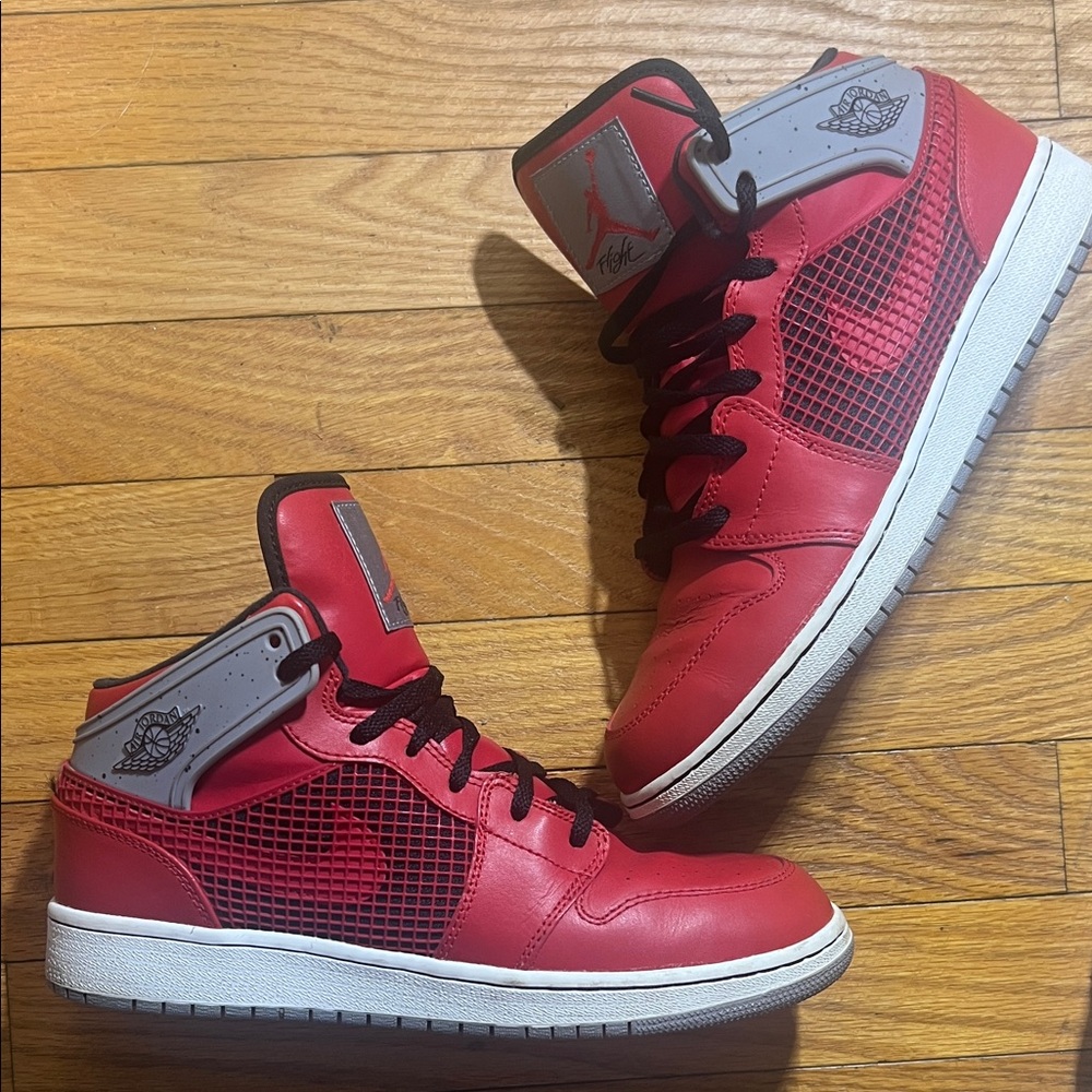 Air Jordan Retro Fire Red 89 Toro